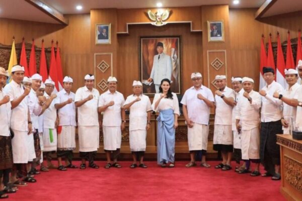 Gubernur Koster Kenalkan Kearifan Lokal ke Gubernur Malut Gubernur Koster Kenalkan Kearifan Lokal ke Gubernur Malut