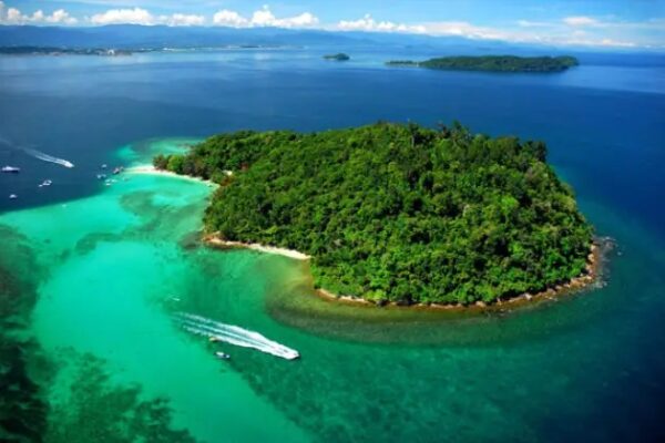 Pulau Sabolo Besar, Keindahan Alam dan Keajaiban Bawah Laut Pulau Sabolo Besar, Keindahan Alam dan Keajaiban Bawah Laut